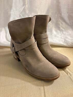 UGG Elora Suede Ankle Boots in Taupe